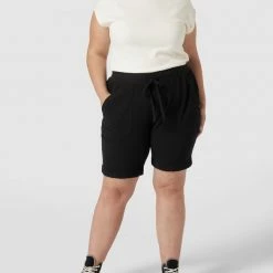 KAFFE Curve PLUS SIZE Shorts Mit Seitlichen Eingrifftaschen - Schwarz
