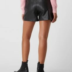 Tom Tailor Denim Shorts In Leder-Optik - Schwarz -S.Oliver Geschäft 8d256ihn899j6ia7ada42hag7113iha76l1l6e9m618k8cac6l3kacpi6t44sli36tb3ikq599b4ej2b9t3mae9k74r30e1gclhjed1kcli32eb16hi30c9k6grjccj264r6cco