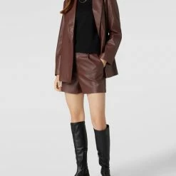 REVIEW Shorts In Leder-Optik - Mittelbraun