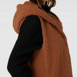 White Label Weste Mit Künstlichem Schaffell - Camel 7 White Label Weste Mit Künstlichem Schaffell - Camel -S.Oliver Geschäft a1350j1j99444l286crjil1g9984kk2i8l956hq56t14gga67513ec296p8k6la461754e9o99a4eiq76go3gc9jckomacj46srjic9k61gjcob5coq3gp1mc4s64dpk6pijep0