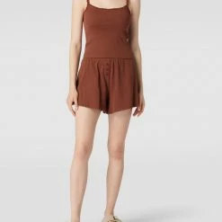 REVIEW Shorts In Ripp-Optik - Schokobraun